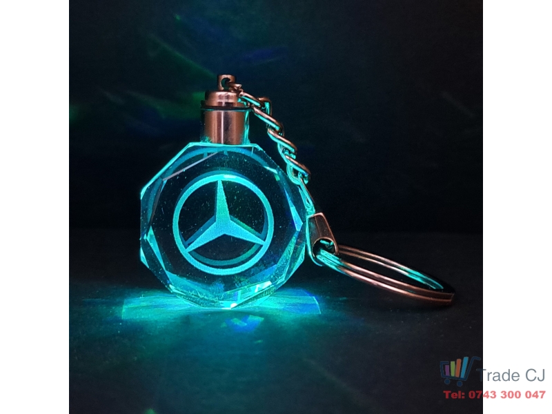 Breloc Din Sticla Cu Led 6 Culori Mercedes - Livrare Gratuita