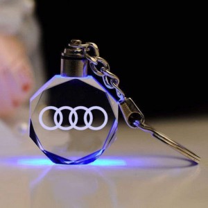 Cadoul perfect Breloc din sticlă cu 6 LED-uri Audi - Livrare Gratuita