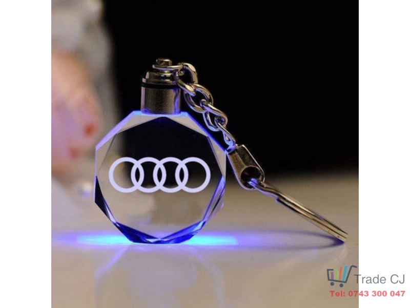 Cadoul perfect Breloc din sticlă cu 6 LED-uri Audi - Livrare Gratuita