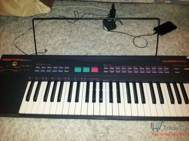 Orga Yamaha PSR-8