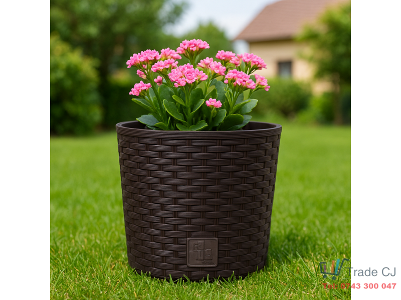 Ghiveci rotund maro inchis, plastic rezistent, imitatie ratan, diametru 20 cm, inaltime 19 cm