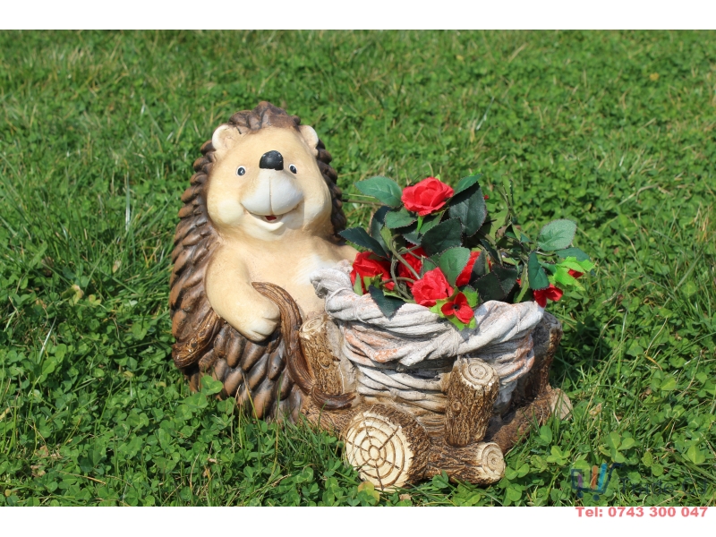 Ghiveci decorativ Sitting hedgehog, ceramica,37 x 21 x 27 cm
