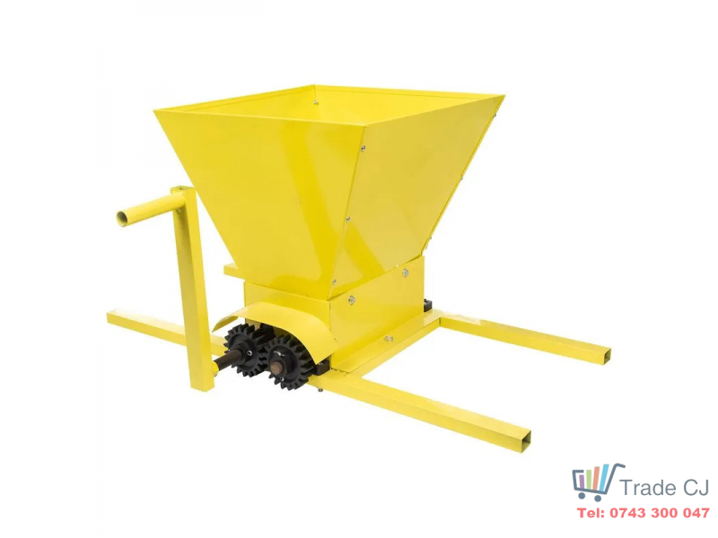 Zdrobitor manual pentru struguri, cuva 20 L, 300-500 kg h, tamburi din poliamida alimentara, distanta reglabila intre cilindri 2-8 mm